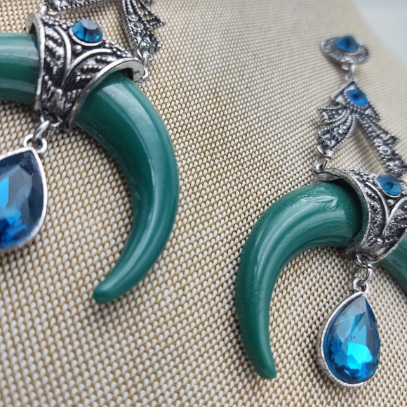 Stunning Earrings Express your Sence of Style - Picture 5 of 8